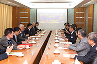 Dr. Wang Zhigang (middle), Minister of the Ministry of Science and Technology (MOST) of the People's Republic of China meets with CUHK sernior members
